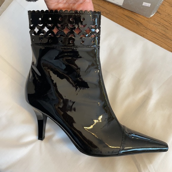 PETER KAISER BLACK PATENT BOOTIES.  NEW - Picture 3 of 11
